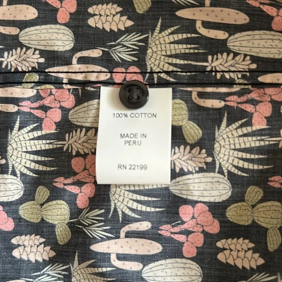 NWOT Kennington "The Estate Shirt" Cacti Print Short Sleeve Button Up - Picture 4 of 7
